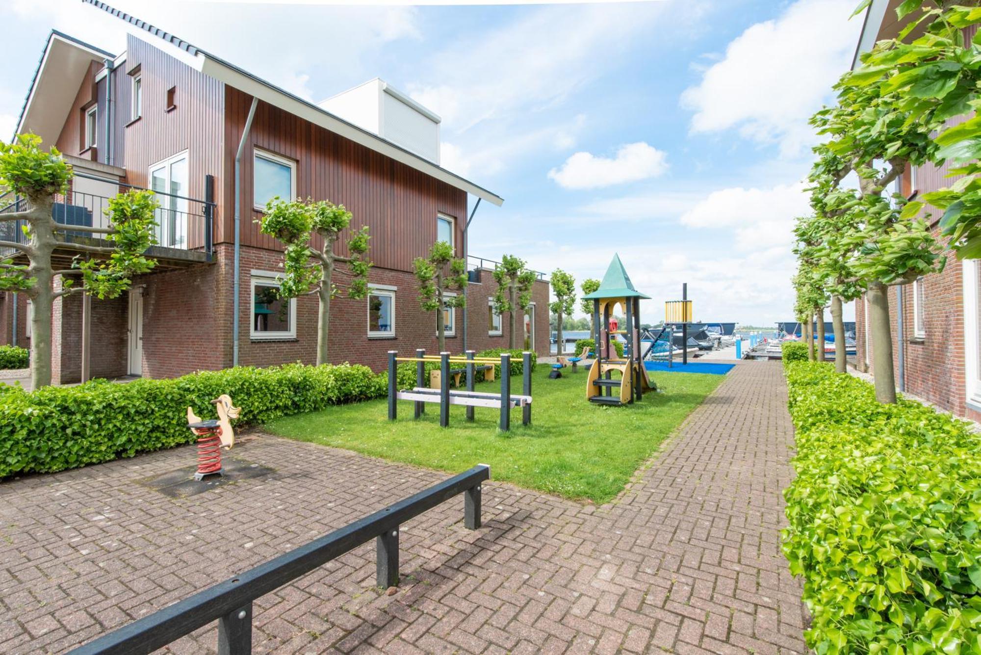 Meerzicht 61 - Luxury 4 Person * Uitgeest