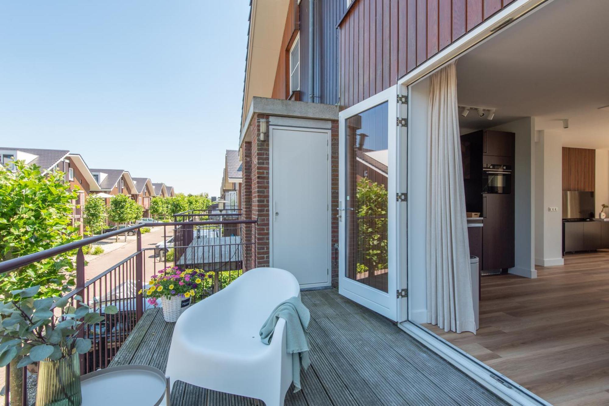 Meerzicht 61 - Luxury 4 Person Apartment *